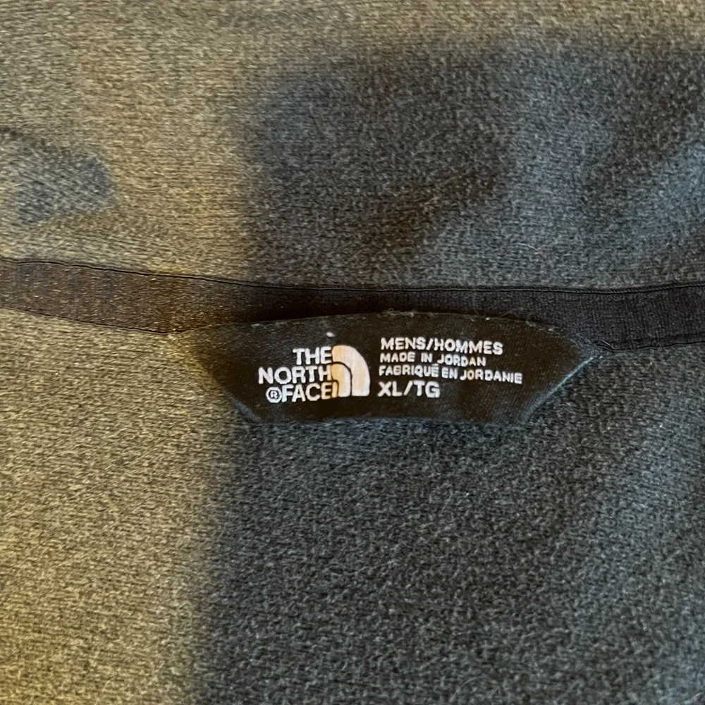 The North Face Charcoal Quarter-Zip Pullover Men’s XL
